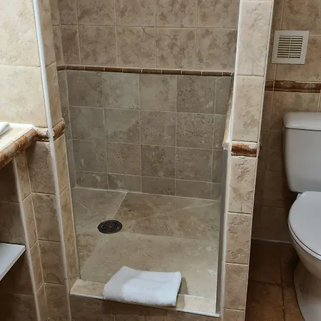 Hotel Logis La Bastide Saint Bach